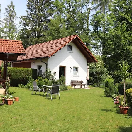 #6 Mit Balkon In Ruhiger Aber Zentrale Lage - Stadtbus Vor Der Tuer!