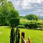 Apartman #6 Mit Balkon In Ruhiger Aber Zentrale Lage - Stadtbus Vor Der Tuer! *